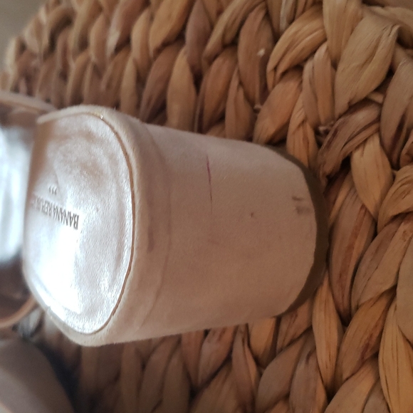 Shoes - Picture 5 of 7